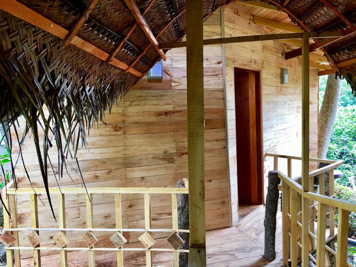 Seasons Four Eco Friendly Treehouse Landhaus